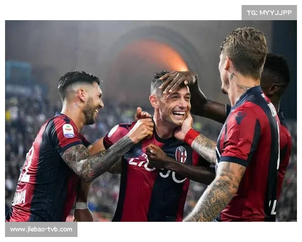 博洛尼亚球迷掌声致意球队，虽败犹荣